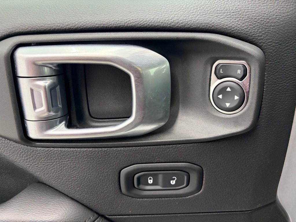 2022 Jeep Wrangler Sahara Altitude 4x4
