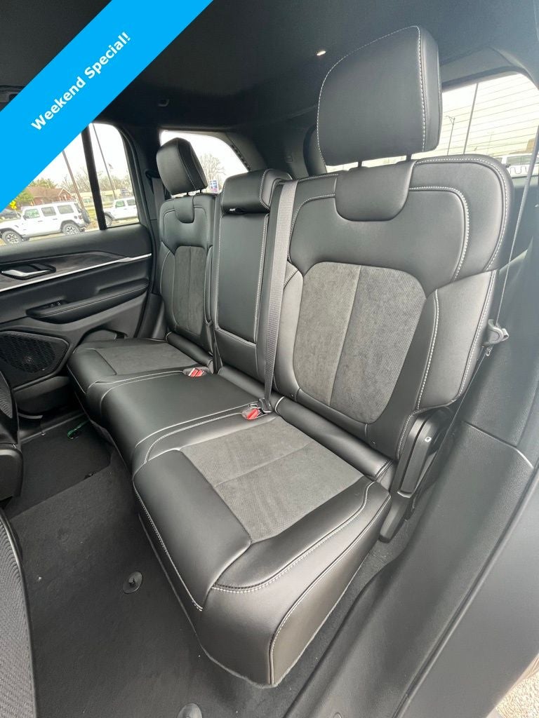 2026 Jeep Grand Cherokee GRAND CHEROKEE LAREDO ALTITUDE 4X4