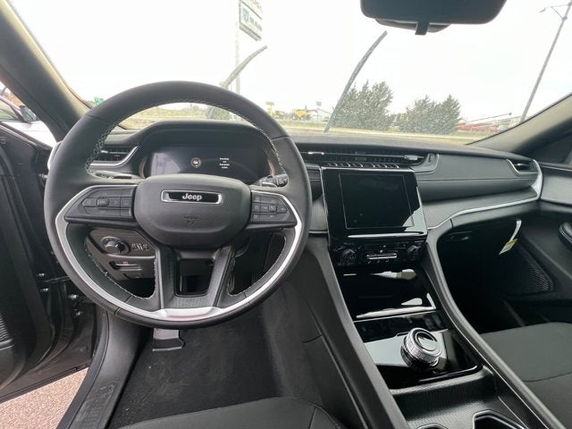 2025 Jeep Grand Cherokee GRAND CHEROKEE L LAREDO X 4X4