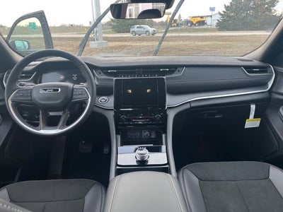 2025 Jeep Grand Cherokee GRAND CHEROKEE L ALTITUDE 4X4