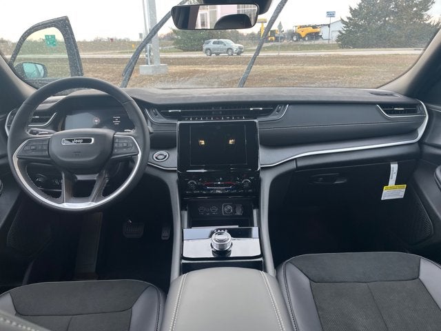 2025 Jeep Grand Cherokee GRAND CHEROKEE L ALTITUDE 4X4