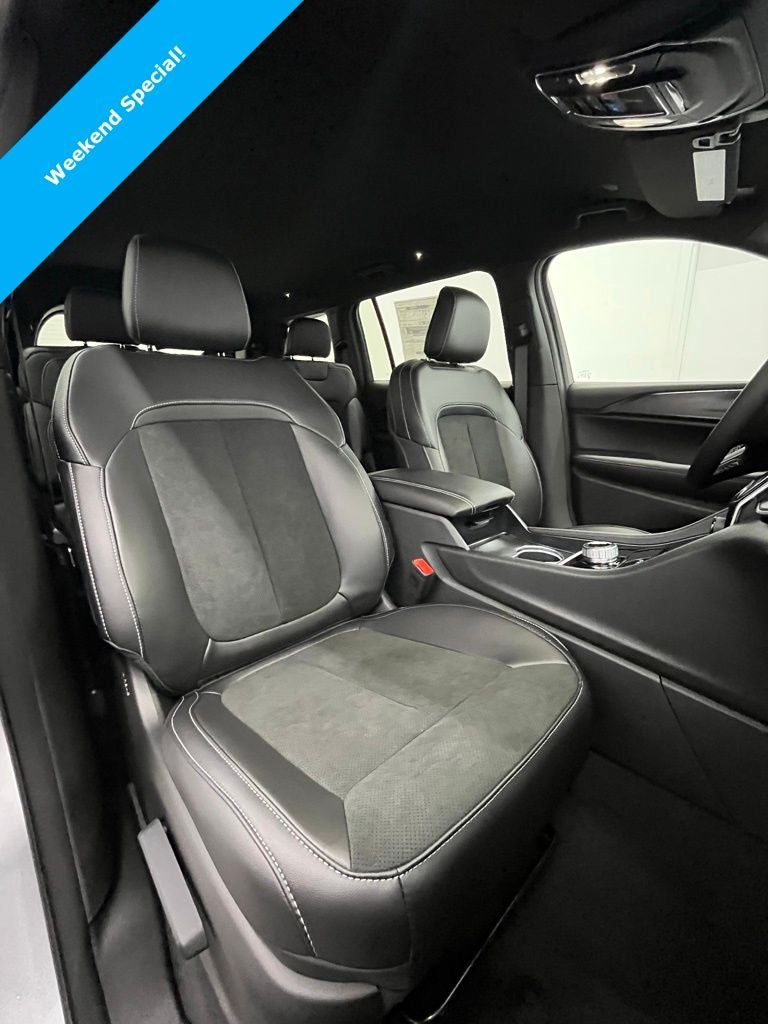 2025 Jeep Grand Cherokee GRAND CHEROKEE L ALTITUDE 4X4