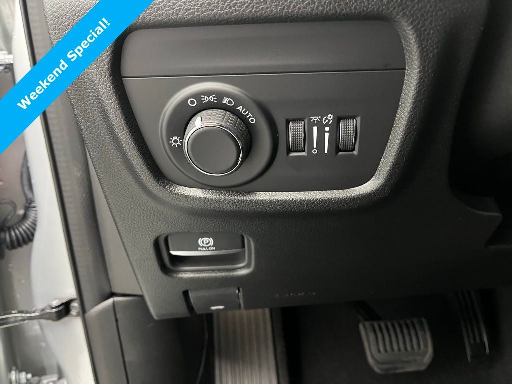 2025 Jeep Grand Cherokee GRAND CHEROKEE L ALTITUDE 4X4