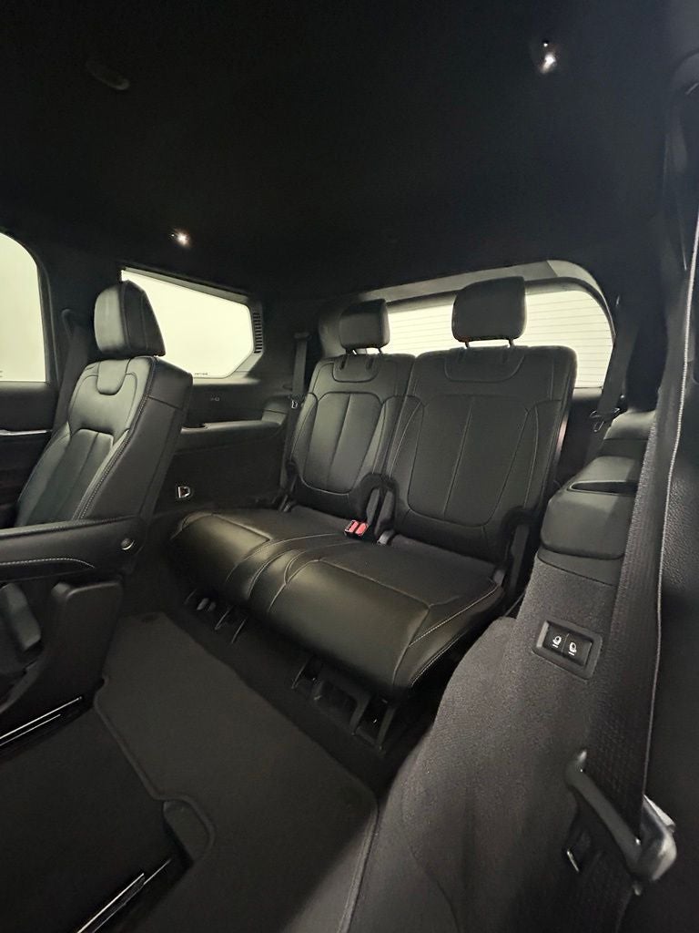 2023 Jeep Grand Cherokee L Overland 4x4