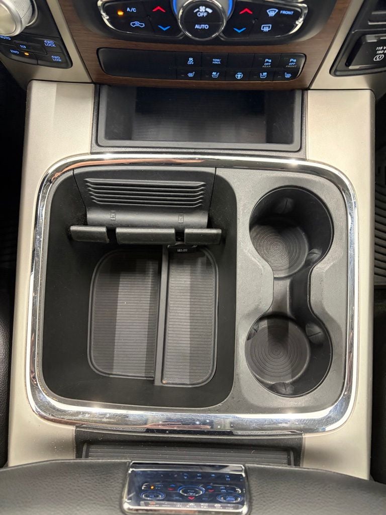 2017 RAM 1500 Laramie Crew Cab 4x4 5'7' Box