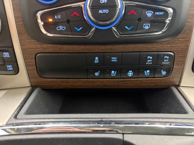 2017 RAM 1500 Laramie Crew Cab 4x4 5'7' Box