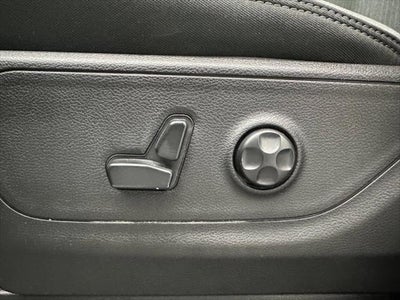 2020 RAM 1500 Big Horn Crew Cab 4x4 5'7' Box