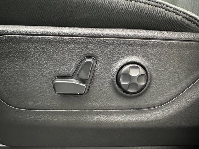 2020 RAM 1500 Big Horn Crew Cab 4x4 5'7' Box