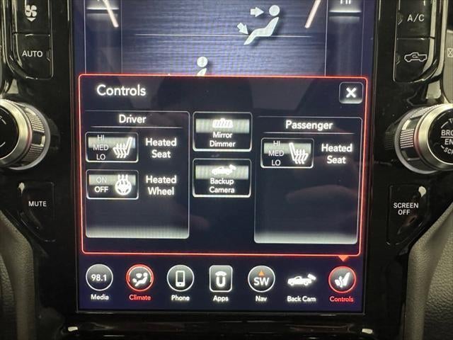 2020 RAM 1500 Big Horn Crew Cab 4x4 5'7' Box