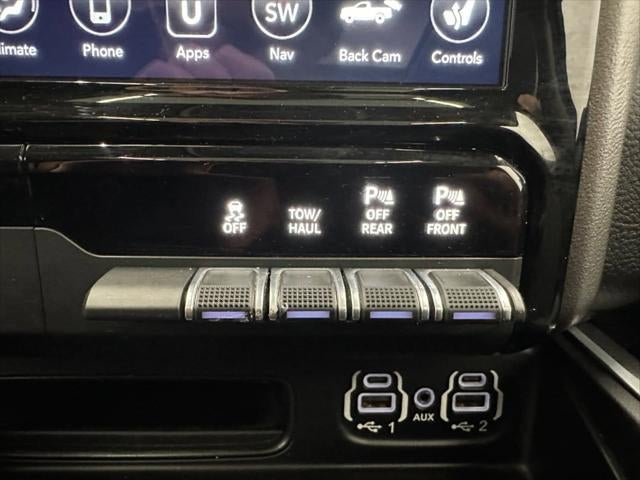 2020 RAM 1500 Big Horn Crew Cab 4x4 5'7' Box