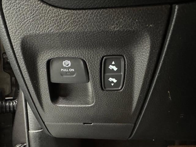 2020 RAM 1500 Big Horn Crew Cab 4x4 5'7' Box