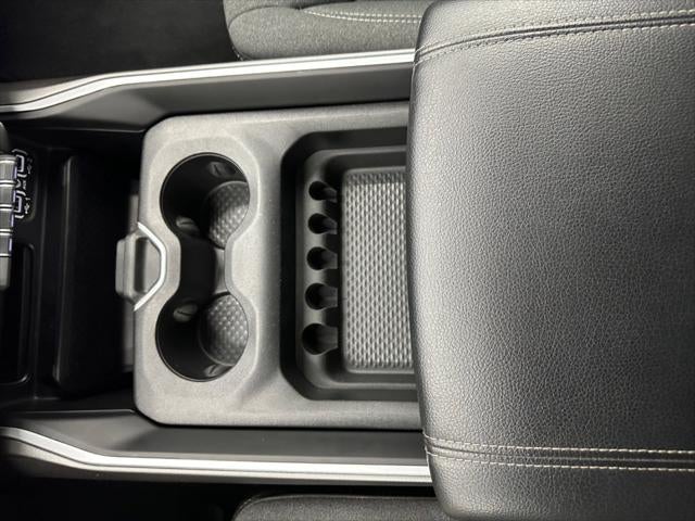 2020 RAM 1500 Big Horn Crew Cab 4x4 5'7' Box