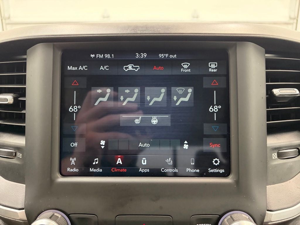 2021 RAM 1500 Big Horn Crew Cab 4x4 5'7' Box