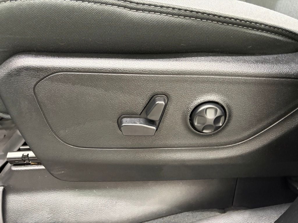 2021 RAM 1500 Big Horn Crew Cab 4x4 5'7' Box