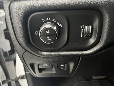 2022 RAM 1500 Big Horn Crew Cab 4x4 5'7' Box