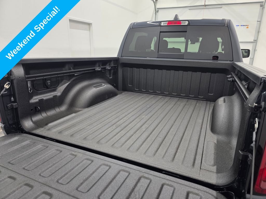 2026 RAM 1500 RAM 1500 EXPRESS CREW CAB 4X4 5'7' BOX