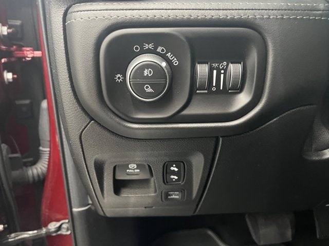 2020 RAM 1500 Limited Crew Cab 4x4 5'7' Box