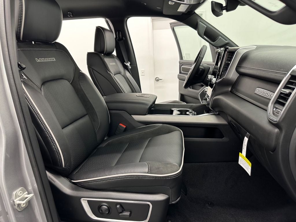 2025 RAM 1500 Laramie Crew Cab 4x4 5'7' Box