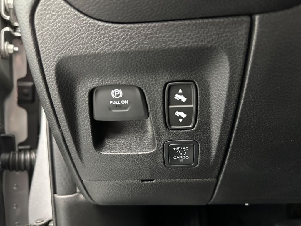 2025 RAM 1500 Laramie Crew Cab 4x4 5'7' Box