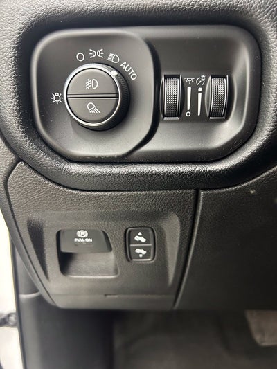 2021 RAM 1500 Laramie Crew Cab 4x4 5'7' Box