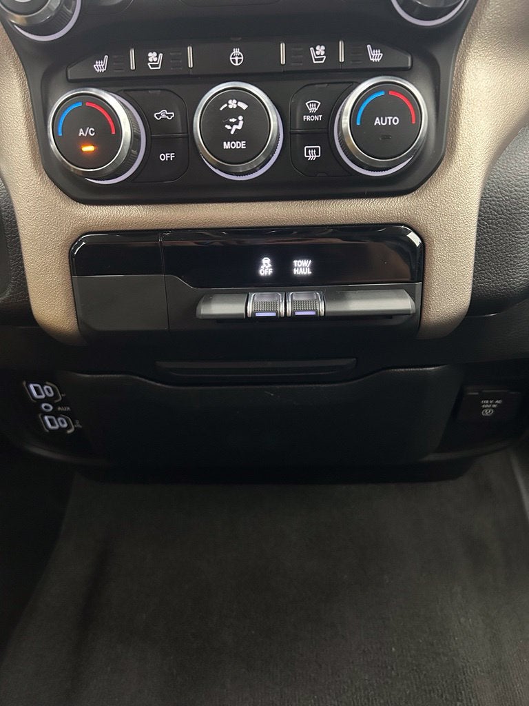 2021 RAM 1500 Laramie Crew Cab 4x4 5'7' Box