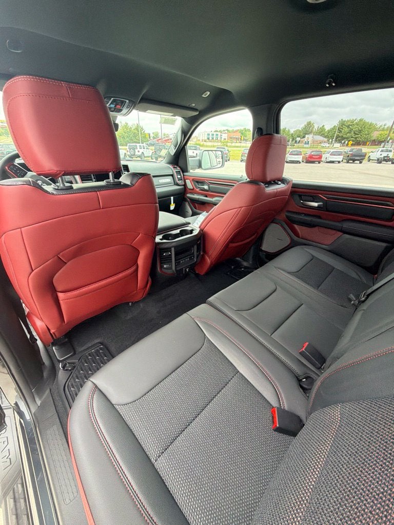 2027 RAM 1500 RAM 1500 REBEL CREW CAB 4X4 5'7' BOX