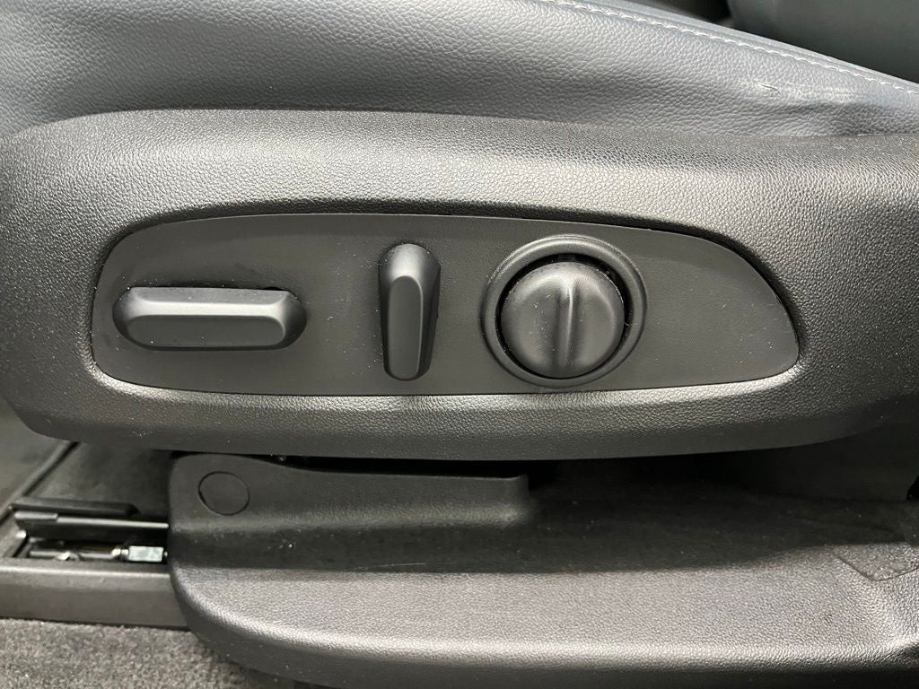 2020 Chevrolet Traverse FWD LT Leather