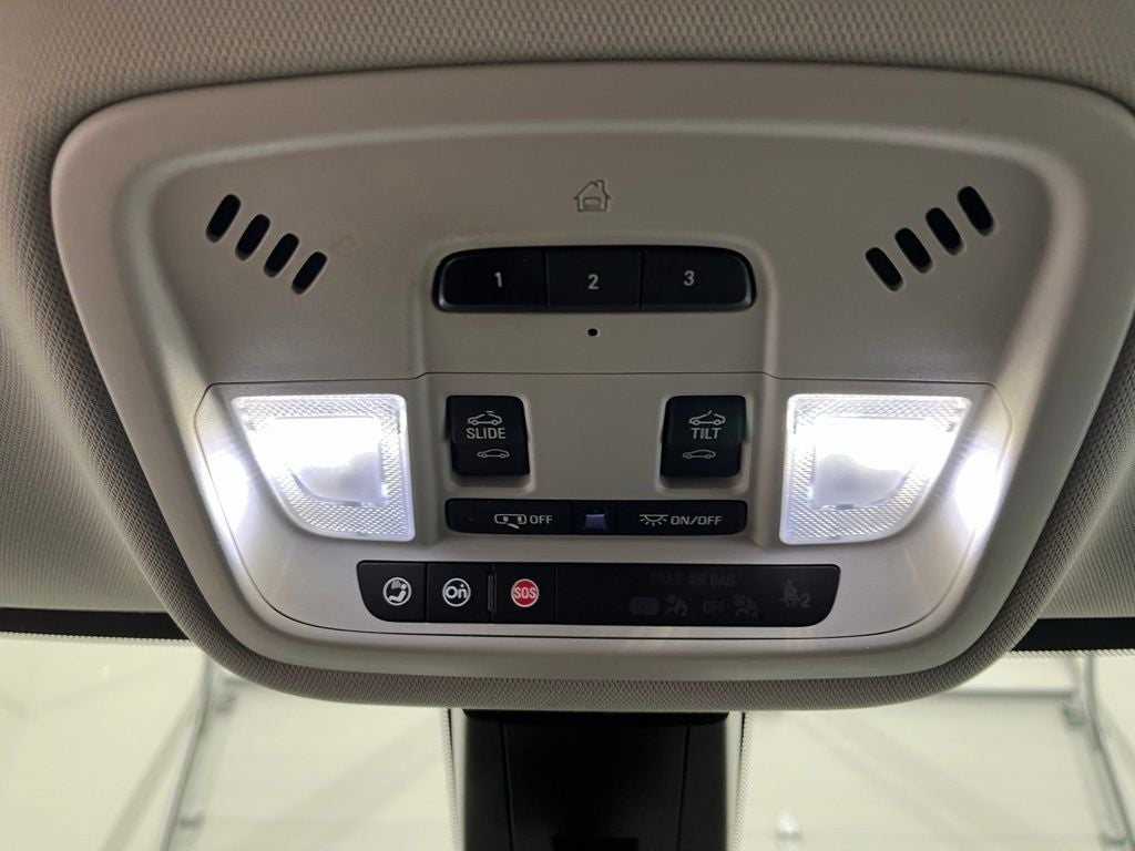 2020 Chevrolet Traverse FWD LT Leather