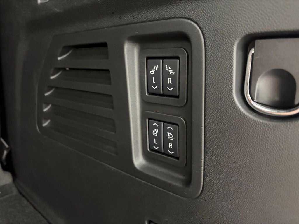 2025 Chevrolet Traverse AWD RS
