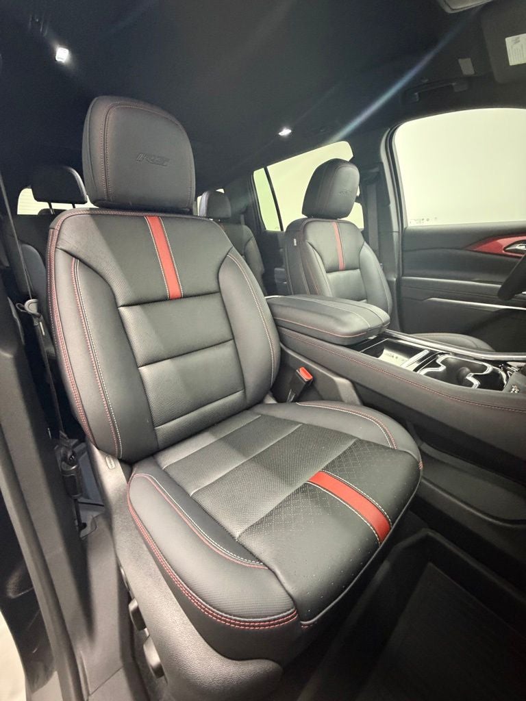 2025 Chevrolet Traverse AWD RS