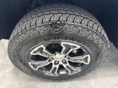 2023 GMC Canyon 4WD Crew Cab Short Box AT4