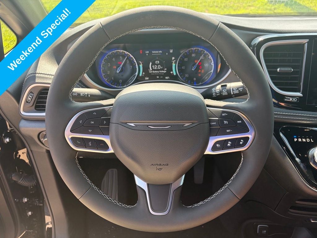 2027 Chrysler Pacifica PACIFICA SELECT