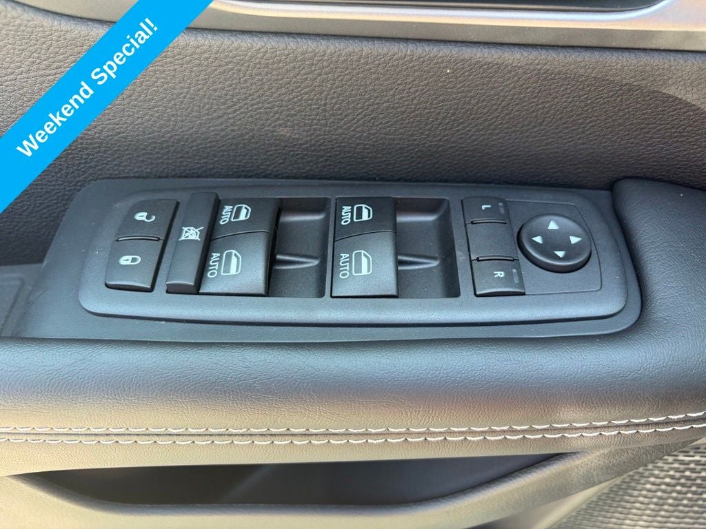 2027 Chrysler Pacifica PACIFICA SELECT