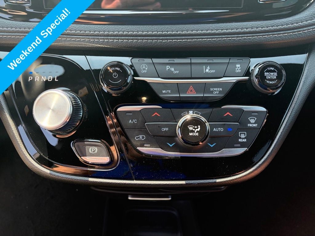 2027 Chrysler Pacifica PACIFICA SELECT
