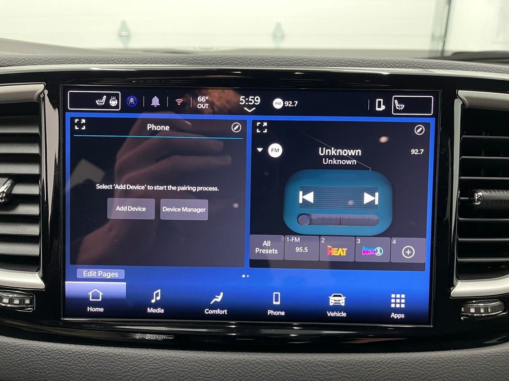 2025 Chrysler Pacifica Select