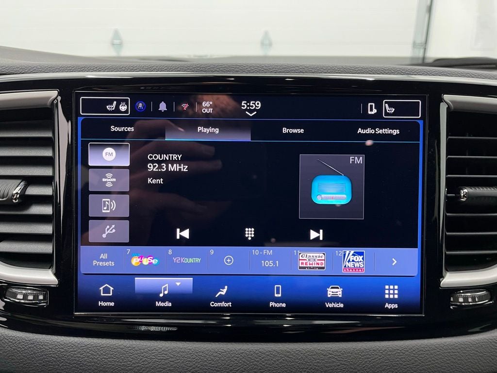 2025 Chrysler Pacifica Select