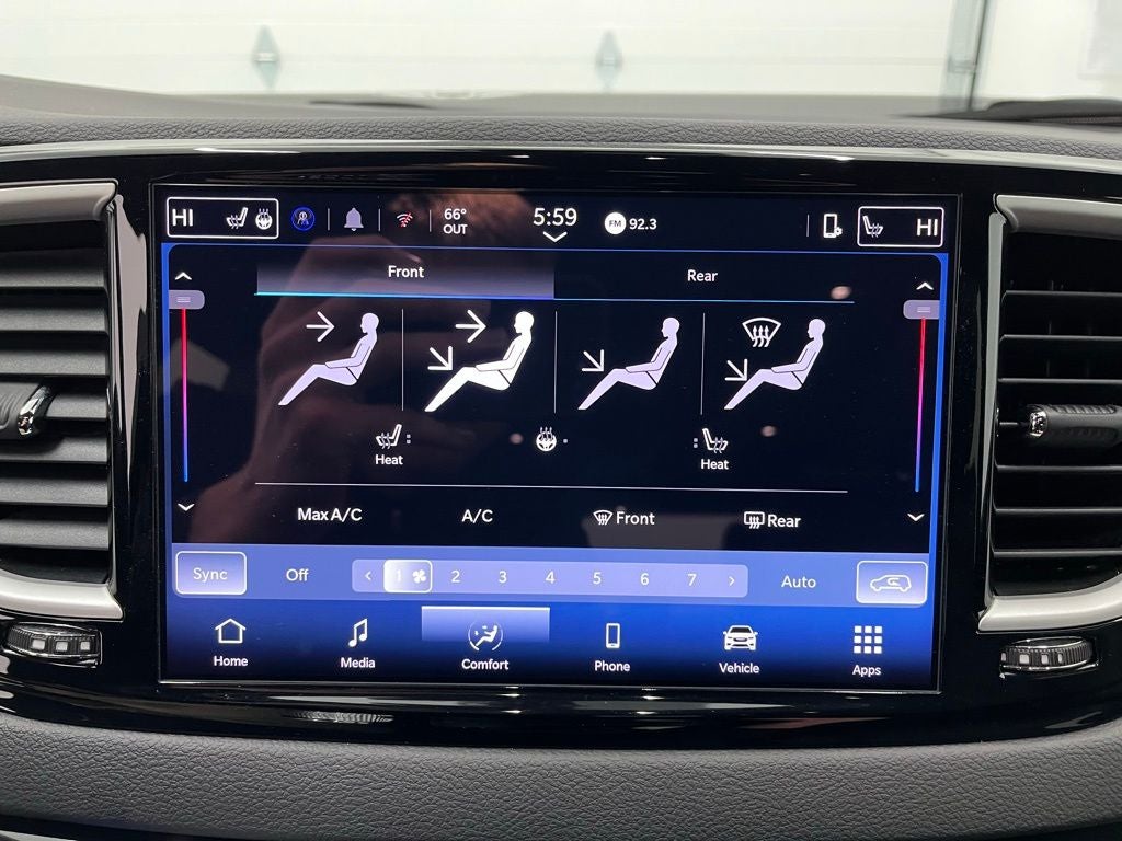 2025 Chrysler Pacifica Select