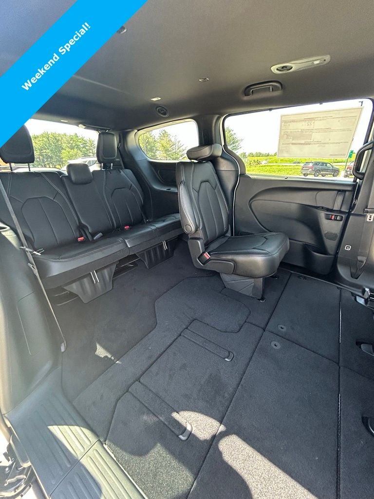 2027 Chrysler Pacifica PACIFICA SELECT