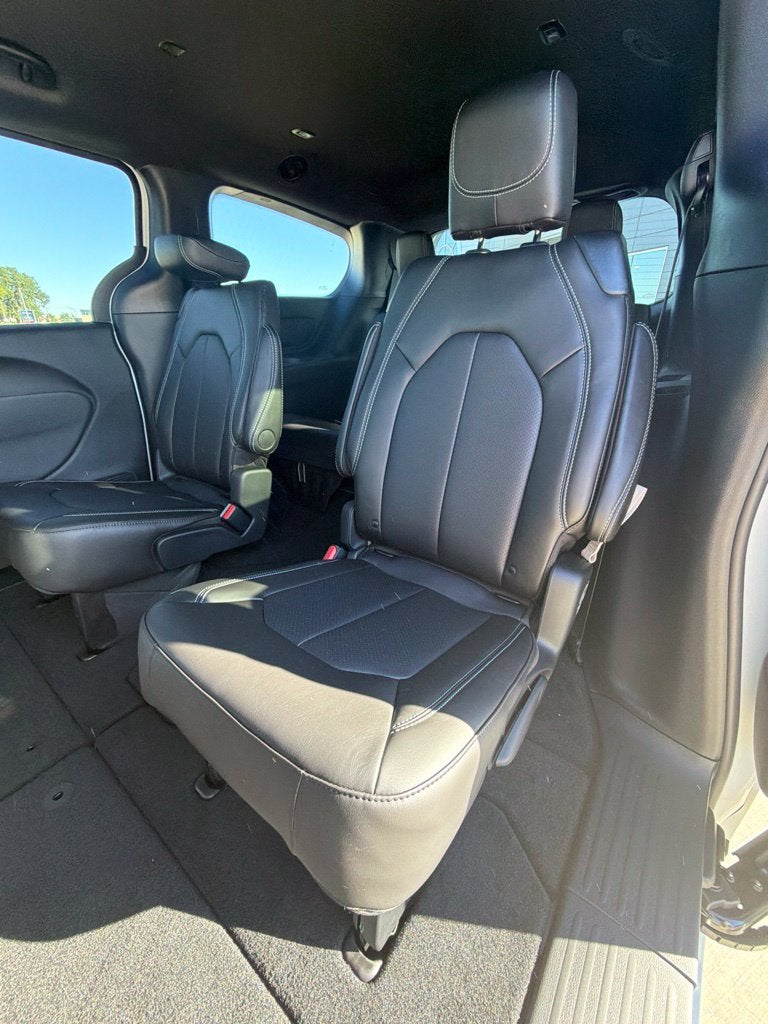 2027 Chrysler Pacifica PACIFICA SELECT