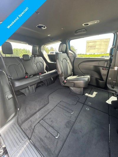 2027 Chrysler Pacifica PACIFICA SELECT