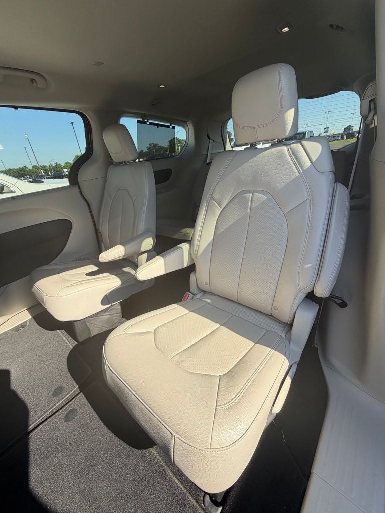 2017 Chrysler Pacifica Touring-L Plus