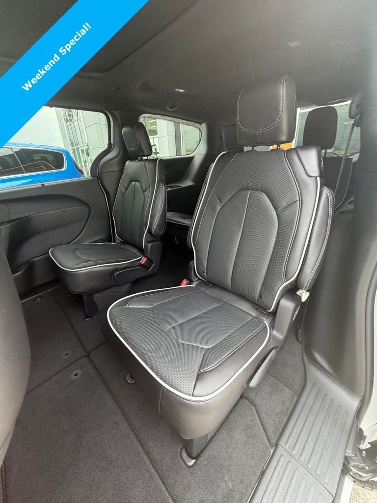 2027 Chrysler Pacifica PACIFICA LIMITED