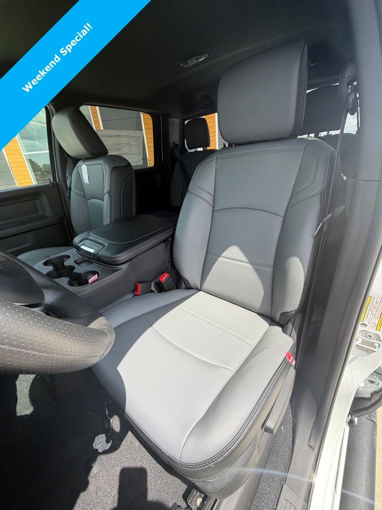 2026 RAM 3500 RAM 3500 TRADESMAN CREW CAB 4X4 8' BOX