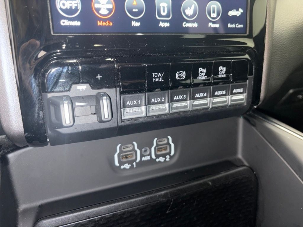 2020 RAM 2500 Laramie Crew Cab 4x4 6'4' Box