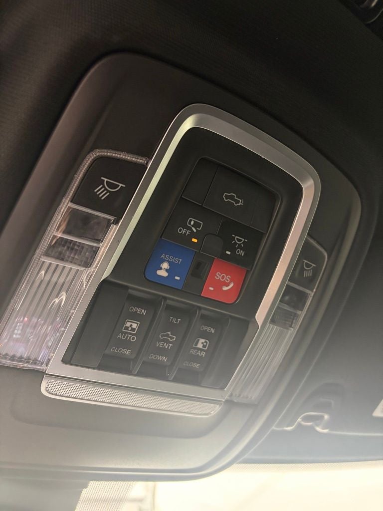 2020 RAM 2500 Laramie Crew Cab 4x4 6'4' Box