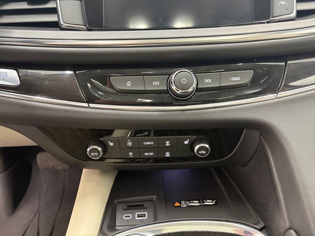 2023 Buick Enclave Essence FWD