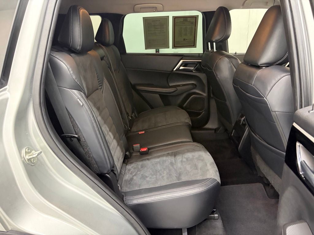 2022 Mitsubishi Outlander SE