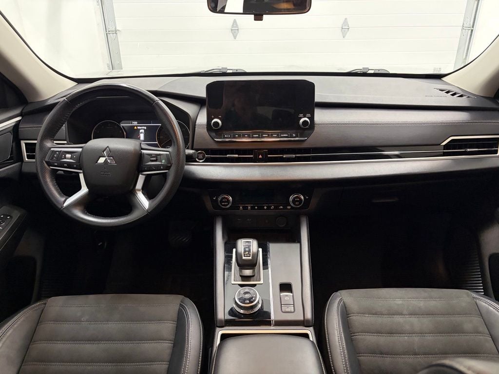 2022 Mitsubishi Outlander SE