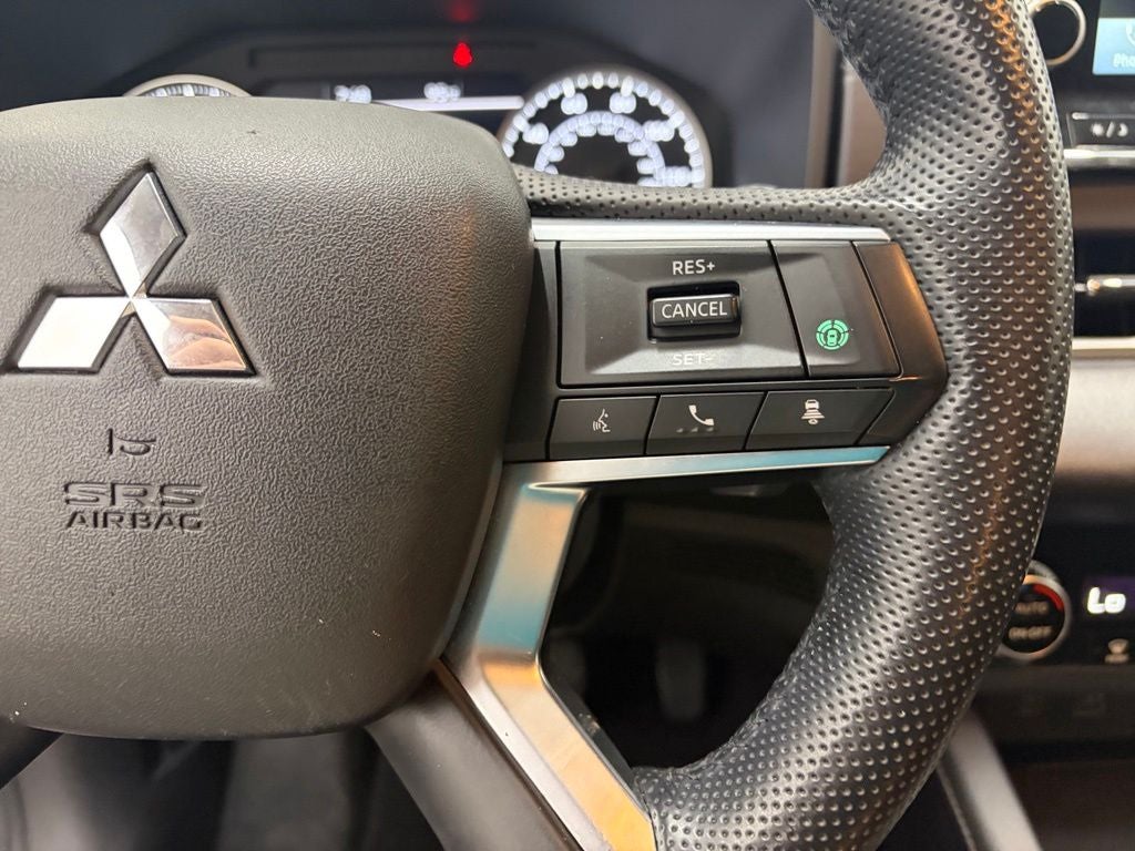 2022 Mitsubishi Outlander SE