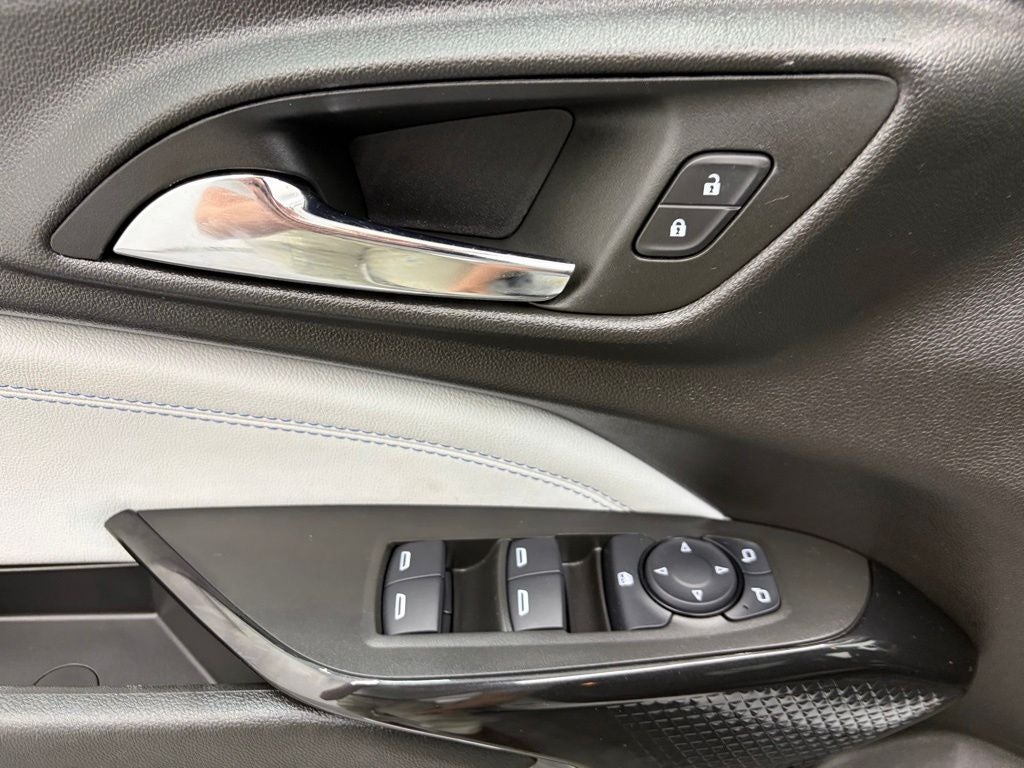 2025 Chevrolet Trax FWD LT